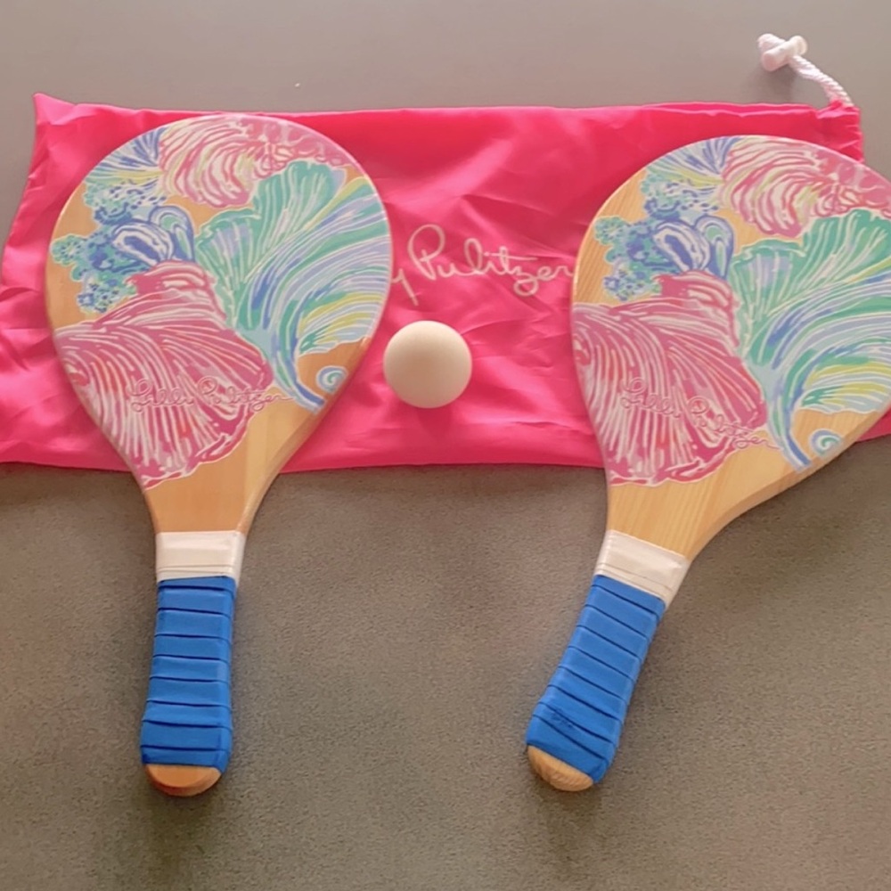 Lilly Pulitzer Beach Paddle
Ball Set/Pro Kadima Beach Please print 4 piece set